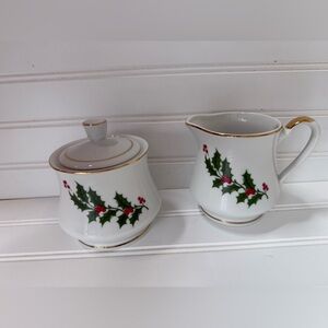 Macy’s Porcelain All The Trimmings Creamer & Sugar Bowl Christmas Holly 1672
